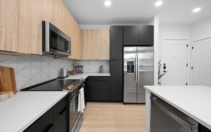 Kitchen at Elan LoSo